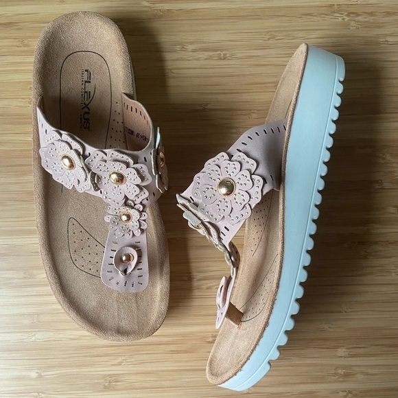 Flexus Platform Sandal Bayview Studded Floral Blush Pink Comfortable Flip Flops - Picture 1 of 10